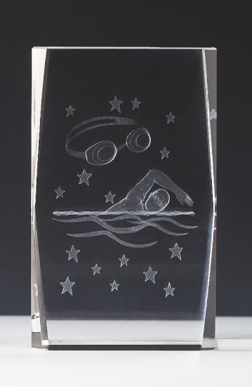 3D Schwimmer-Motiv im Glasblock